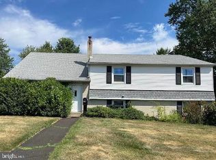 616 Acorn Dr, Warminster, PA 18974