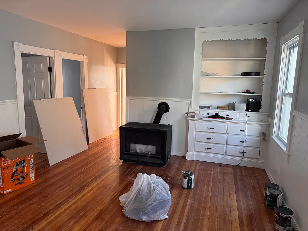 Building Photo - 156 Division St #2