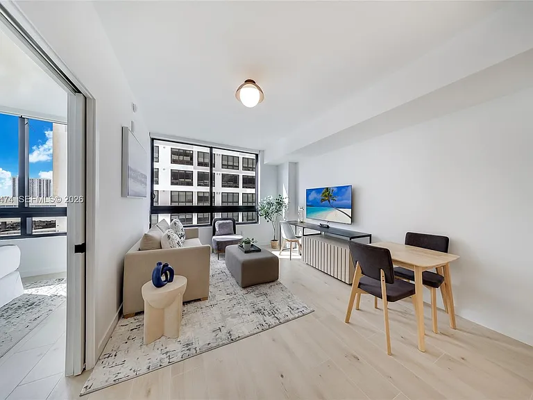 225 N Miami Ave #1510 — Photo 12