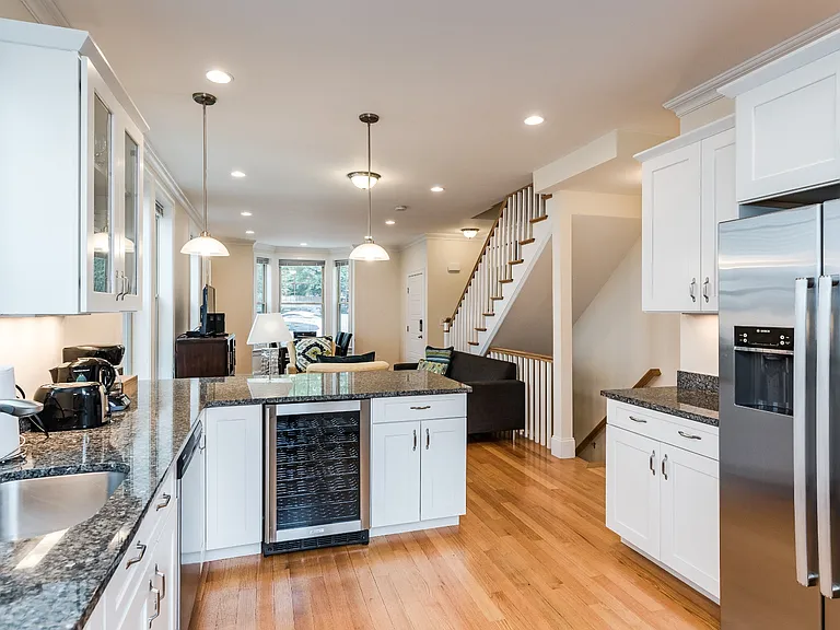 1 Larose Pl #2H — Photo 8