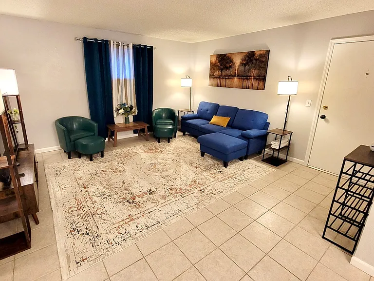 507 W Westview St #4 — Photo 29
