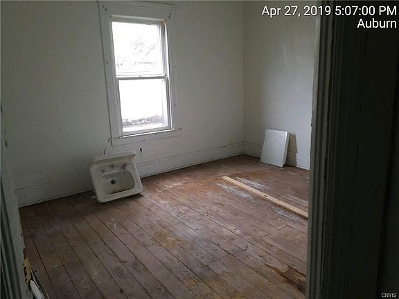 4th image of 25-27 Delevan St