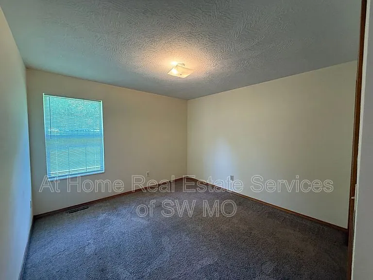 4215 W Madison St — Photo 7