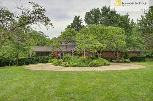 Sprawling Ranch on 19 wooded acres in coveted Belton Schools!