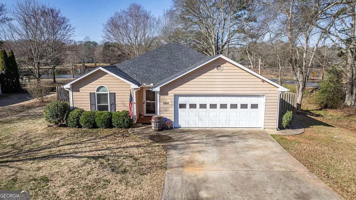 1321 Katie Ln photo 1