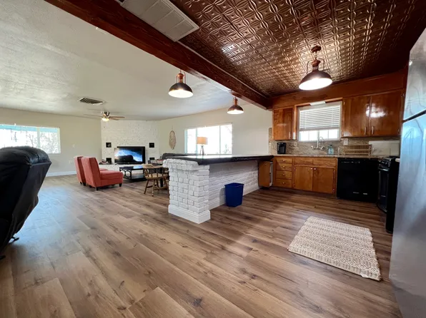 6080 Millerton Rd, Friant, CA 93626