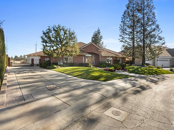 3rd image of 6728 Iron Oak Dr
