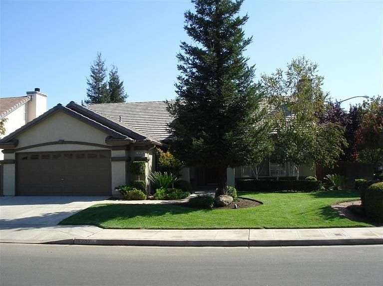 2nd image of 10202 N Whitney Ave