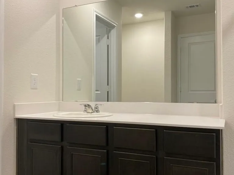 3121 Sweetwater Way — Photo 3