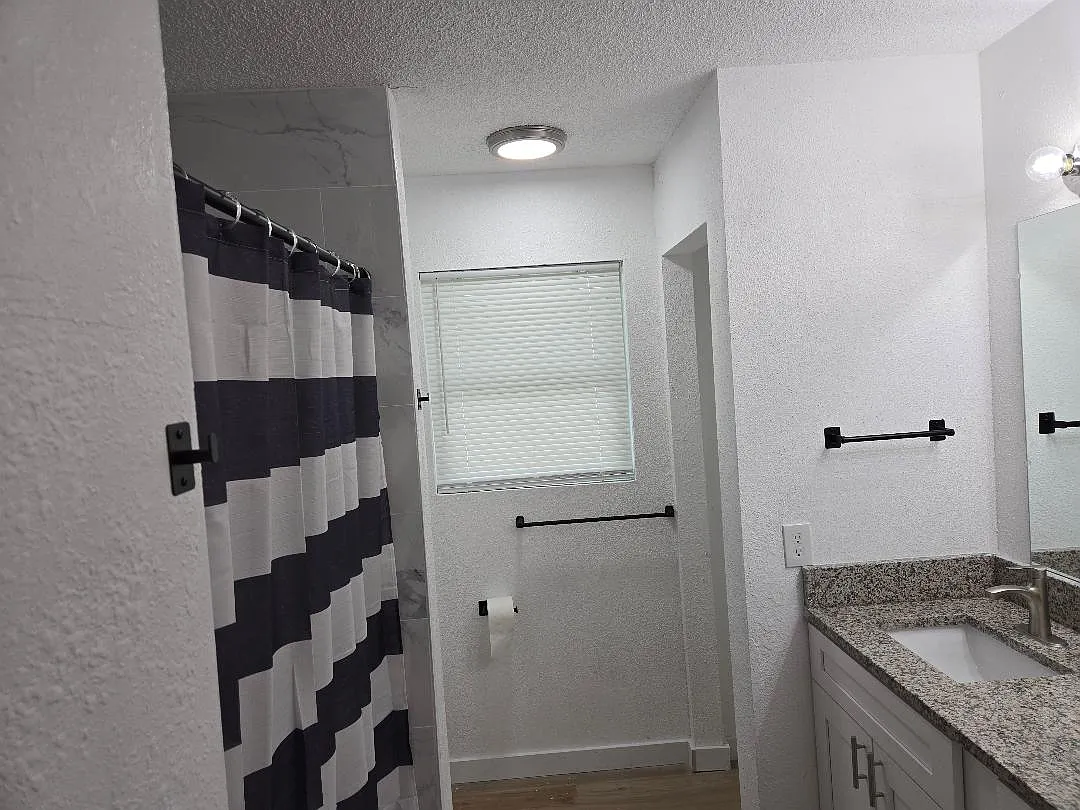 6 bed, 1924 sqft, $750 — Photo 2