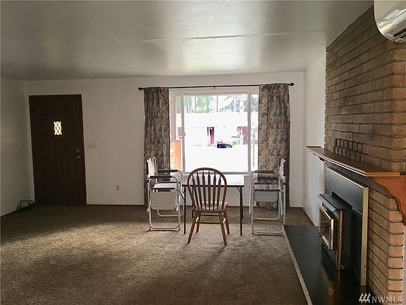 5th image of 711 Midway Dr NE
