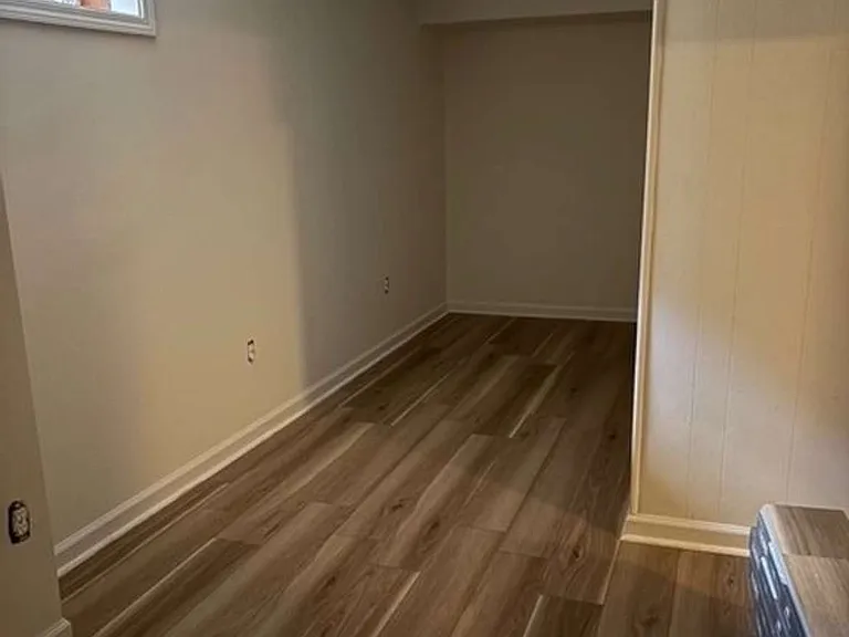 2560 Wood Valley Dr — Photo 12