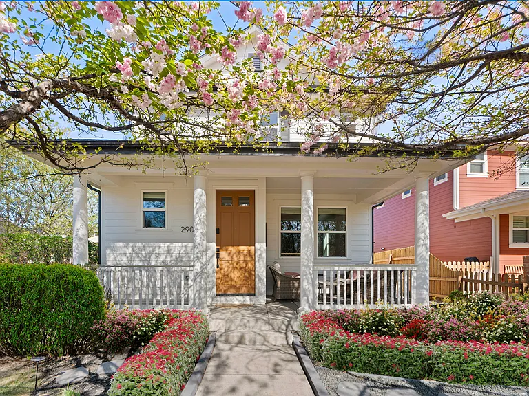 2907 Emporia St — Photo 2