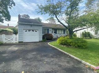 254 Union Ave, Islip, NY 11751