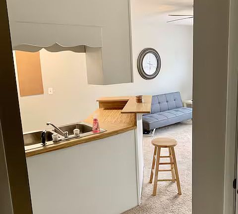 4th image of 136 Gunter Ln #136A