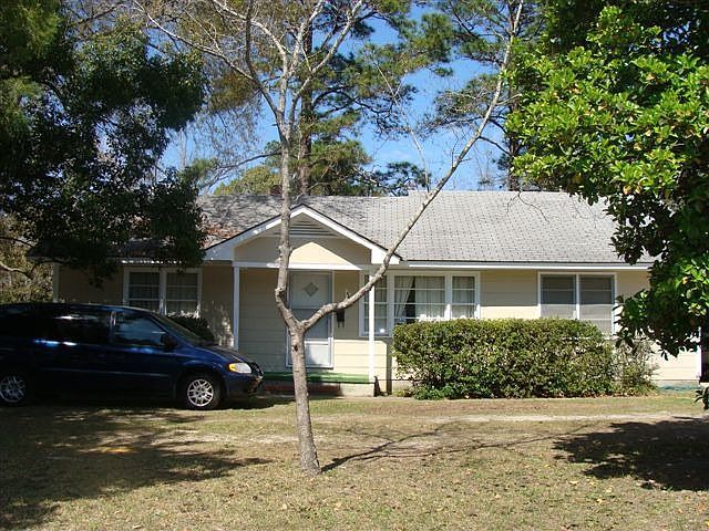 1st image of 702 E Ann St