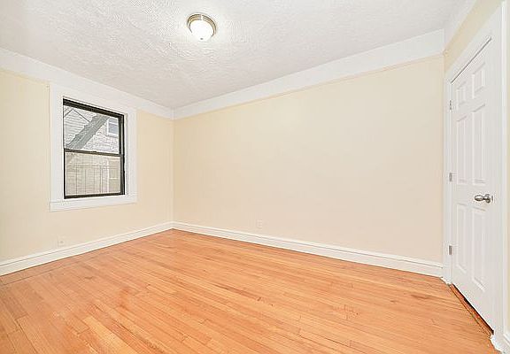 5th image of 736 W 173rd St APT C21