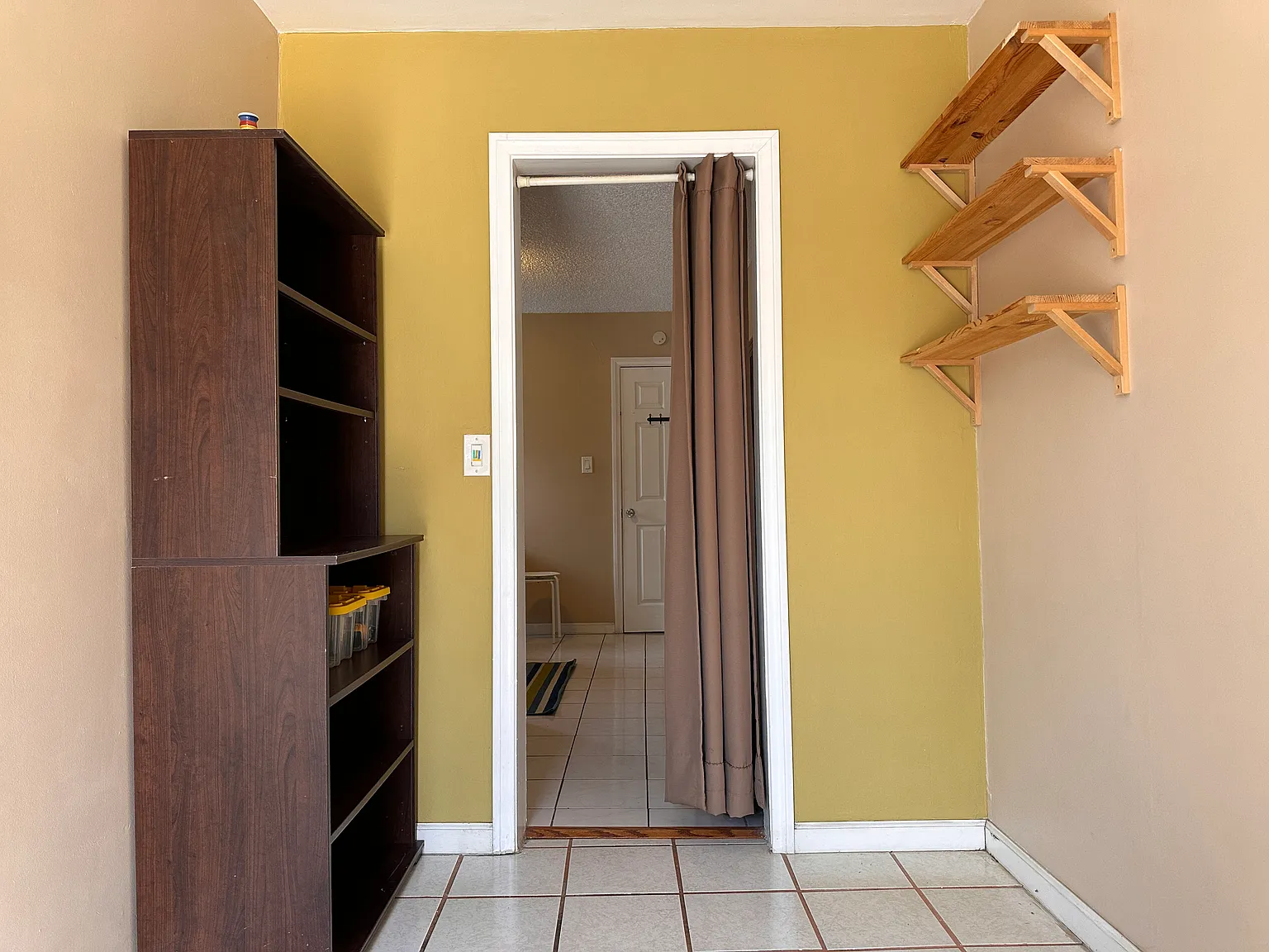1 bed, 1000 sqft, $1,300 — Photo 2