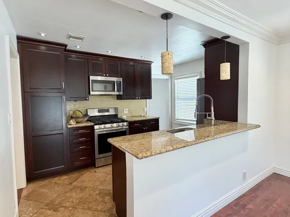 14354 Hatteras St, Van Nuys, CA 91401