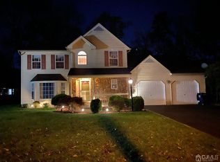 215 Brewster Ave, Piscataway, NJ 08854