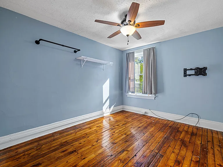118 Carrick Ave — Photo 14