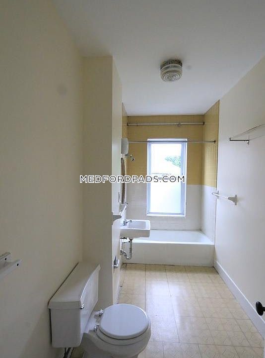 2nd image of 31 Windsor Rd #2