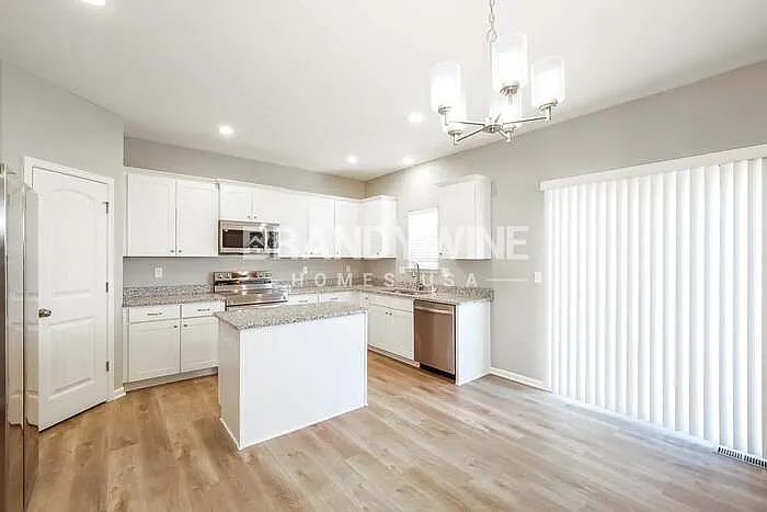 14321 Oakland Ct — Photo 8