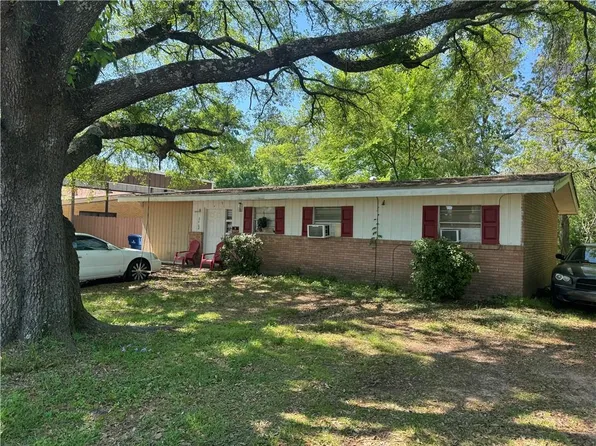 2906 Sabine Dr, Alexandria, LA 71303
