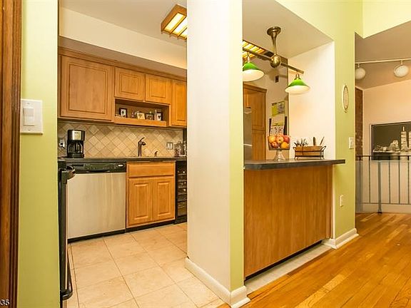 4th image of 144 Marion Dr