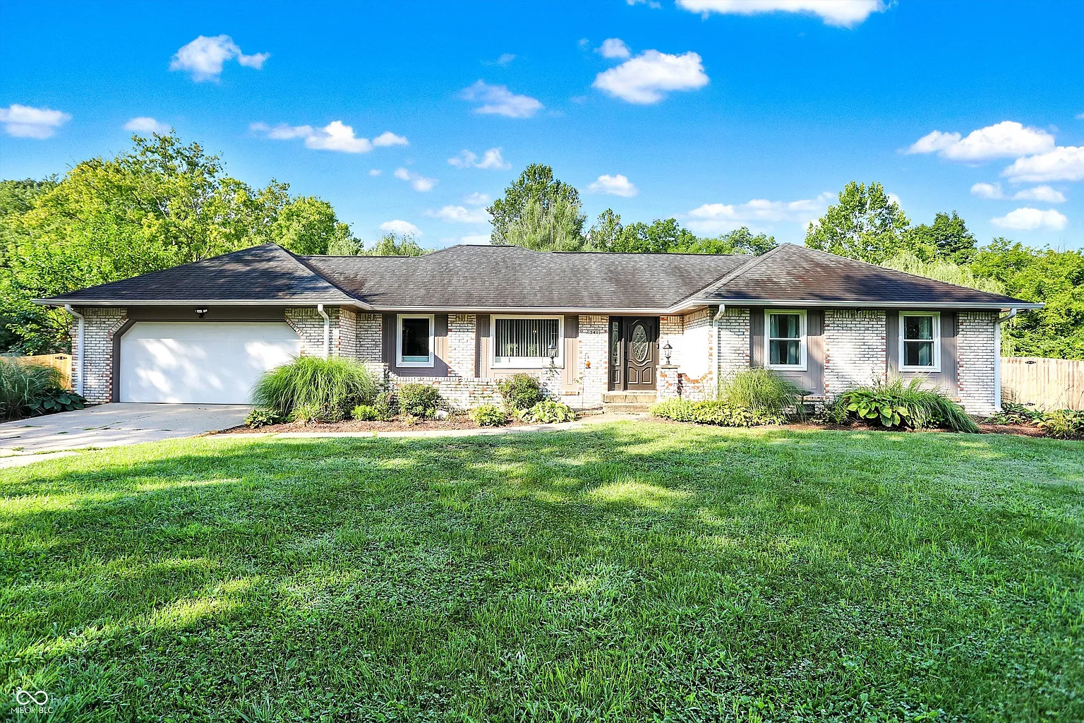 341 Leisure Ln photo 1