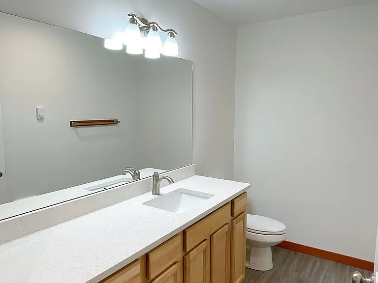1205 N Garden St — Photo 76