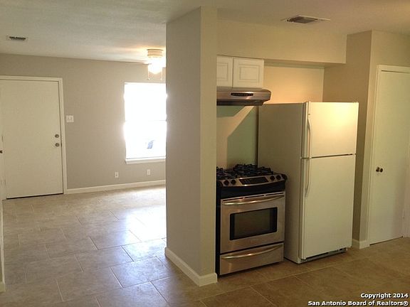 5th image of 7411 Hobble Dr