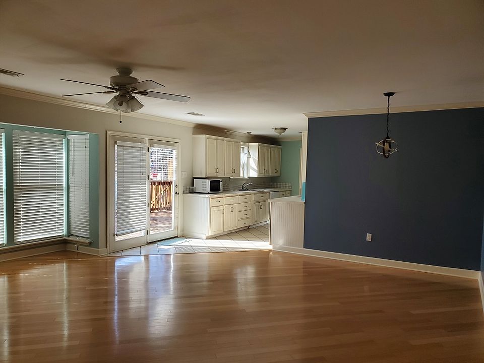 2nd image of 6213 Greenbank Rd