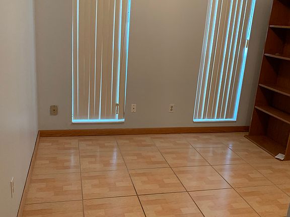 3rd image of 147 Alderwood Dr
