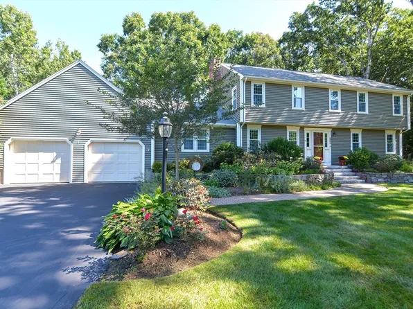 28 Barnstable Rd, Norfolk, MA 02056