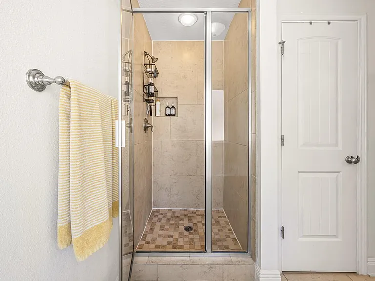 120 Mosaic Oaks Cir — Photo 35
