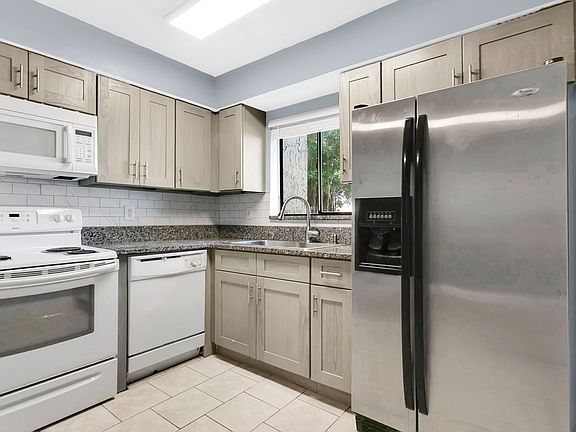 3rd image of 163 Springwood Cir #A-1