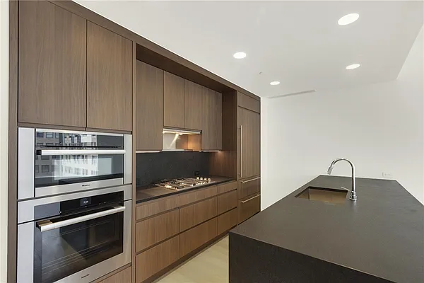 Rented by Time Equities Brokerage | media 34