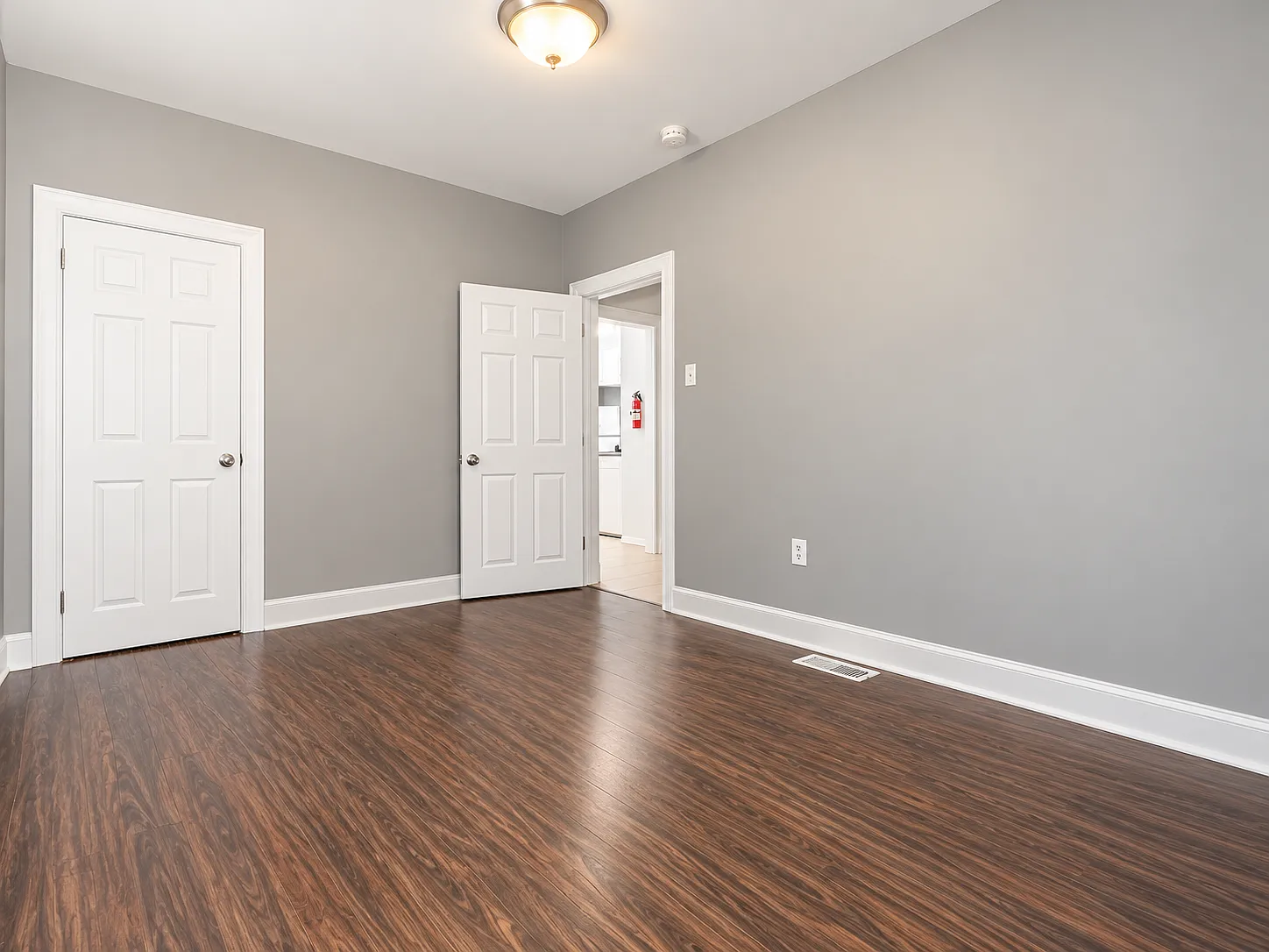 3 bed, 750 sqft, $1,950 — Photo 3
