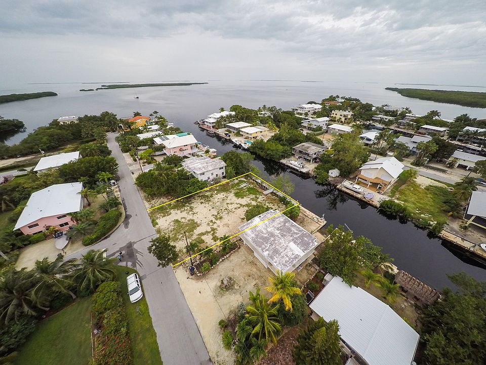 1st image of 130 North Coconut Palm Blvd