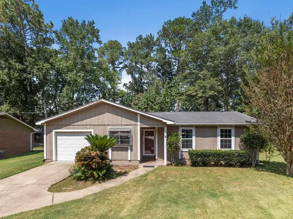 411 Pine Hills Dr, Dothan, AL 36301