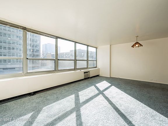 3rd image of 3550 N Lake Shore Dr APT 225