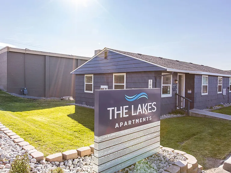The Lakes Apartments — Photo 10