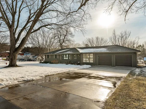 40 4th St NE, Oronoco, MN 55960