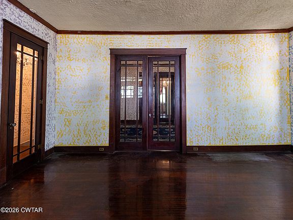 5th image of 3061 Highland St
