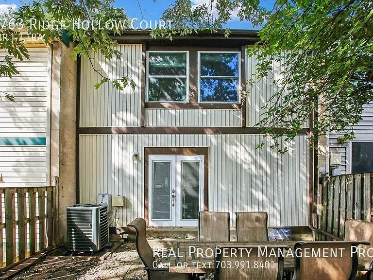 8763 Ridge Hollow Ct — Photo 29