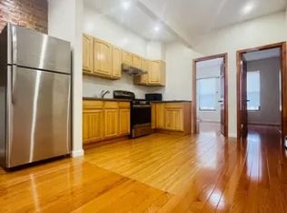 1673 Grove St #2M, Ridgewood, NY 11385