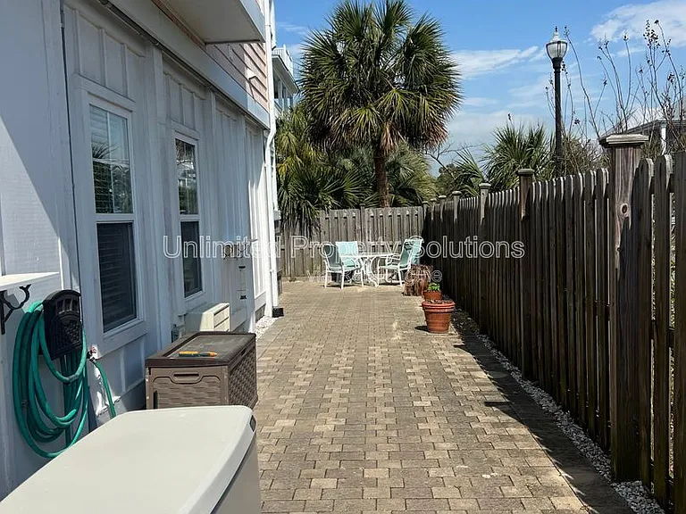 700 Ocean Blvd #1 — Photo 17