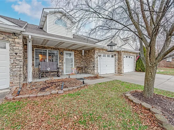 127 Cambria Hill Dr, Tarentum, PA 15084