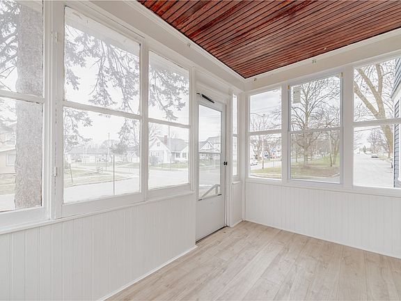 2nd image of 297 Knickerbocker Ave